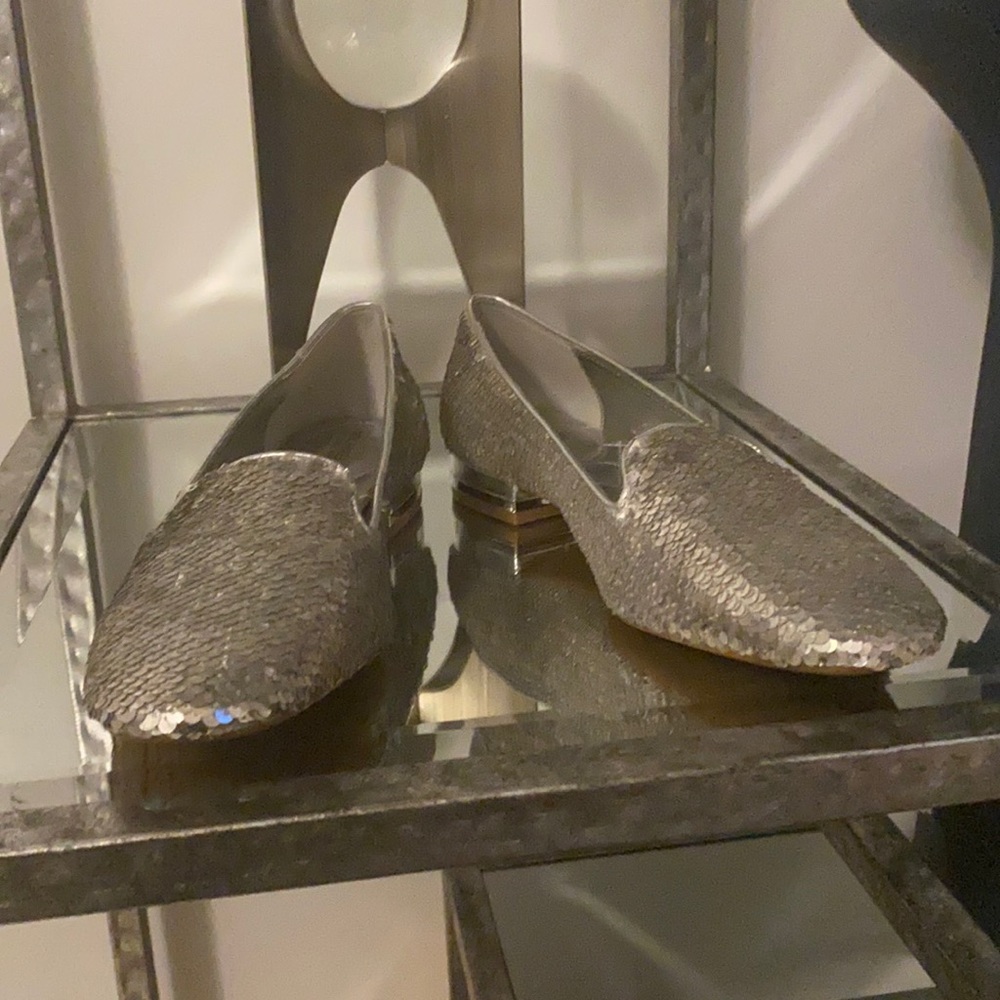 Michael Kors Dazzling Silver/Pewter Sequin loafer Size 7 🔥Last Pair🔥